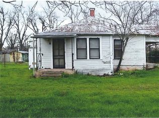 504 San Jacinto St, Smithville, TX 78957