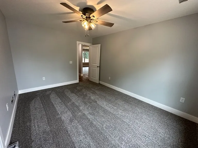 105 Jackson St #B — Photo 10