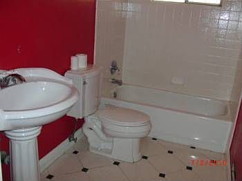 3rd image of 1463 Oakmont Pl