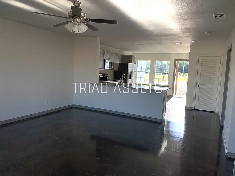 2220 J E Woody Rd — Photo 3
