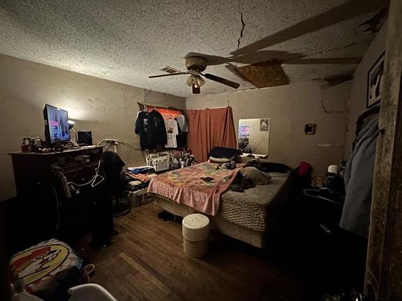 5th image of 121 N Blackwell Street