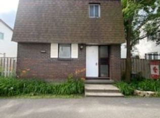 2166 Loyola Ave #112, Ottawa, ON K1J8H5