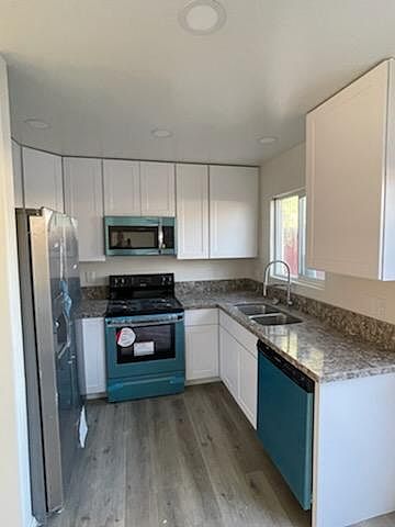 2nd image of 528 Emerald Ave