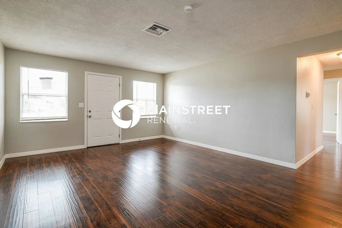 Living Room - 610 Charlotte Ave