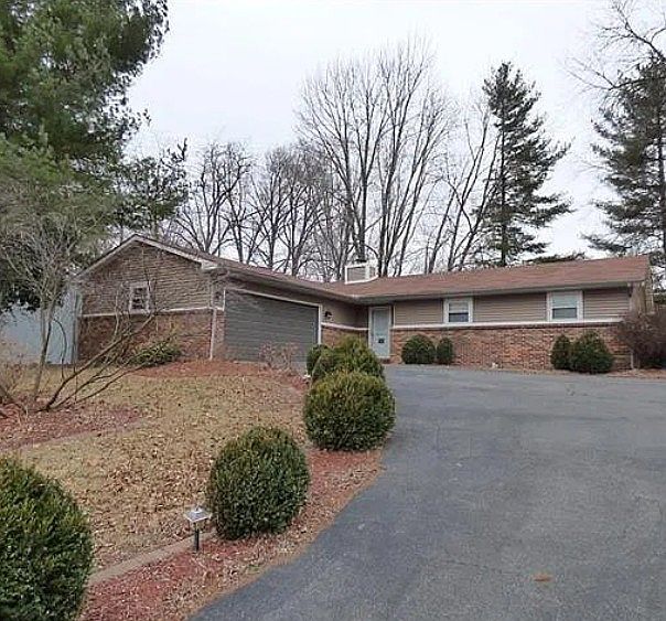 1st image of 2001 Lemontree Ln