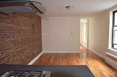 Rented by CITY SKYLINE REALTY INC