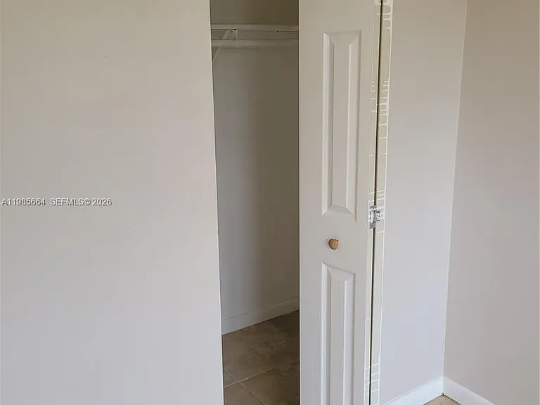 14389 Kendale Lakes Cir #14389 — Photo 24