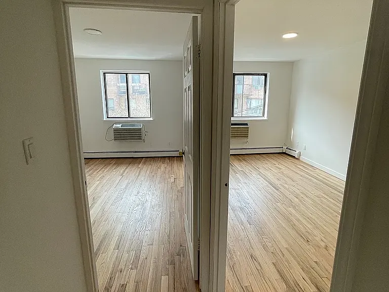 75-34 Grand Centrl Pkwy #3-SR — Photo 17