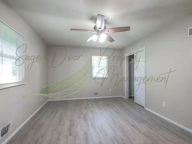11913 Sycamore Ave — Photo 30