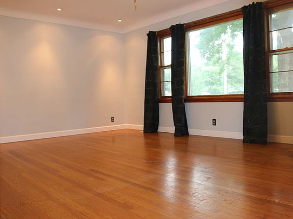 4th image of 4435 Schmittwoods Ct