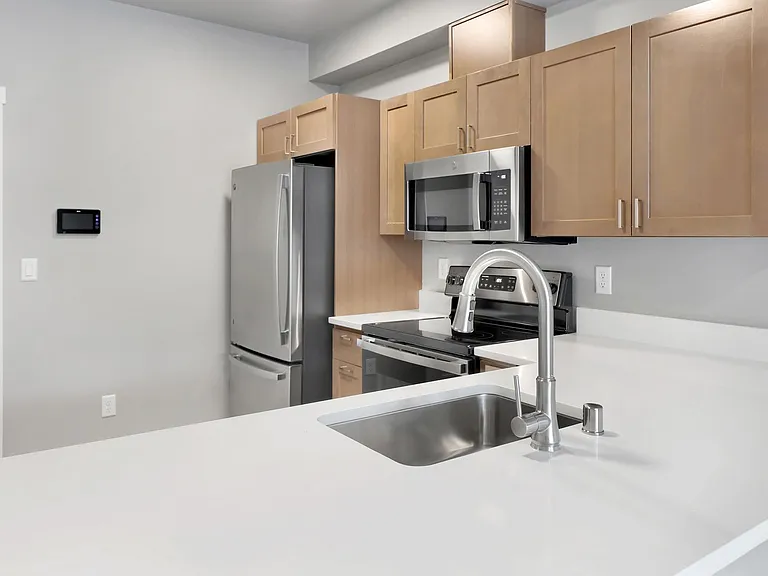 Kingsway Apartments — Photo 50