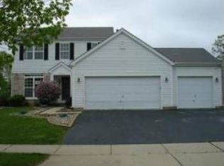 2340 Woodside Dr, Carpentersville, IL 60110