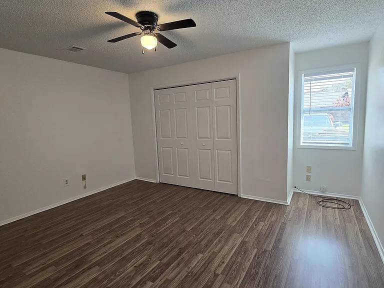313 Westcliff Ctr — Photo 3