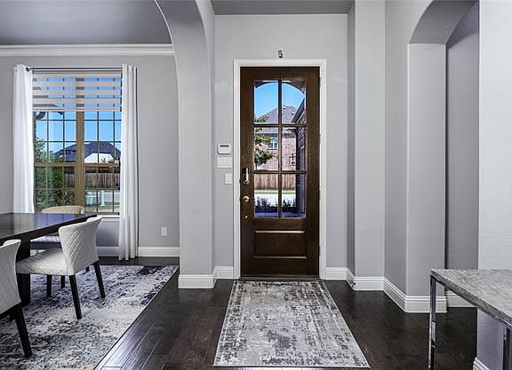 4th image of 1736 Hollyhock Dr