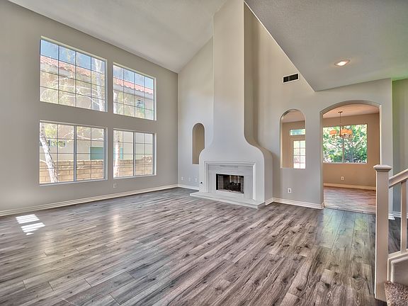 4th image of 28747 Woodside Dr