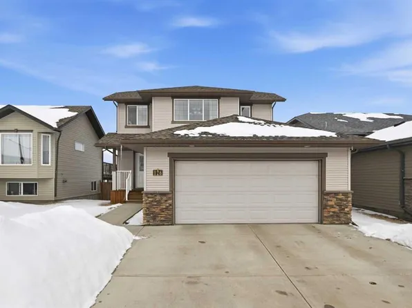 126 S Larsen Cres, Red Deer, AB T4R 0J3