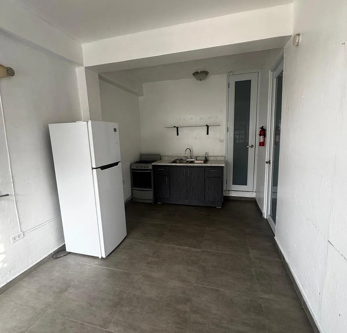 2 bed, $700 — Photo 1