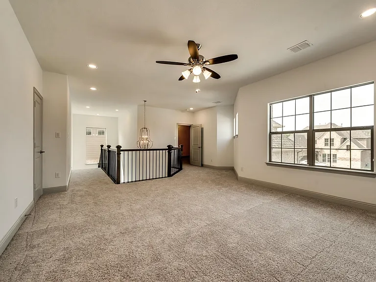 403 Parrino Pkwy — Photo 4