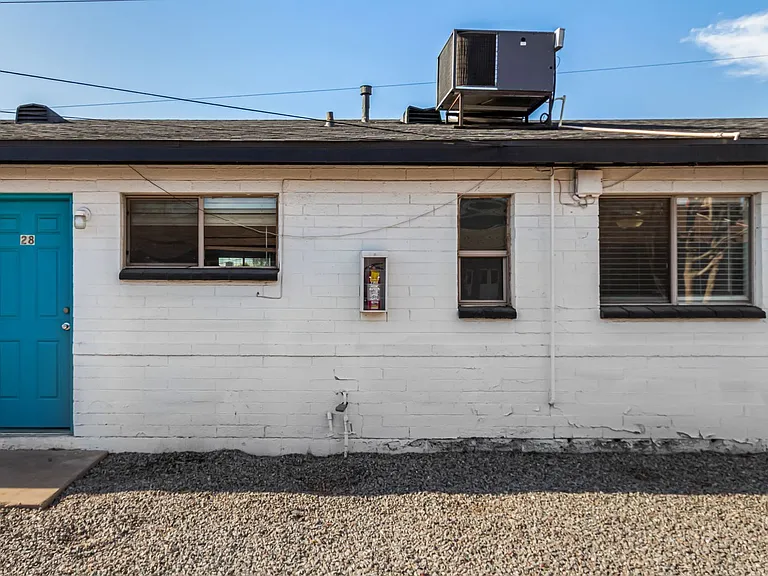 5525 N 27th Dr #17 — Photo 18
