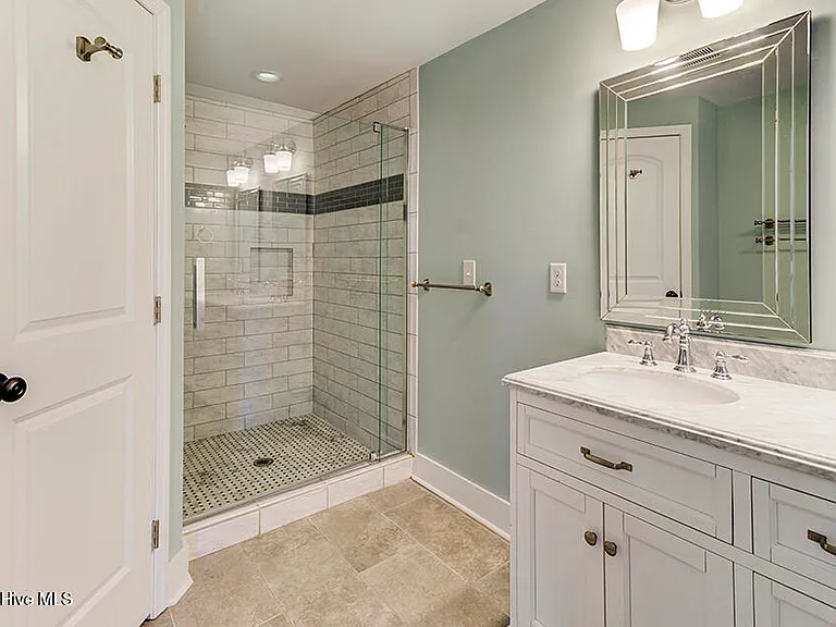 1812 Market St — Photo 37