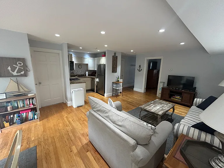 301 Swans Wharf Row — Photo 46