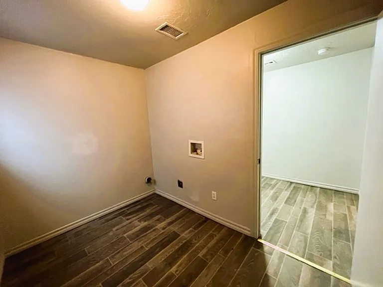 1304 SW 95th St — Photo 15