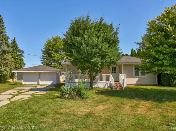 5895 King Rd, Bridgeport, MI 48722
