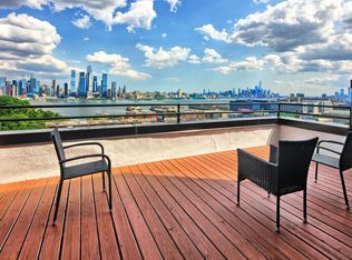 530 Gregory Ave #CPH5, Weehawken, NJ 07086