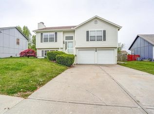 1305 Cypress Dr, Greenwood, MO 64034