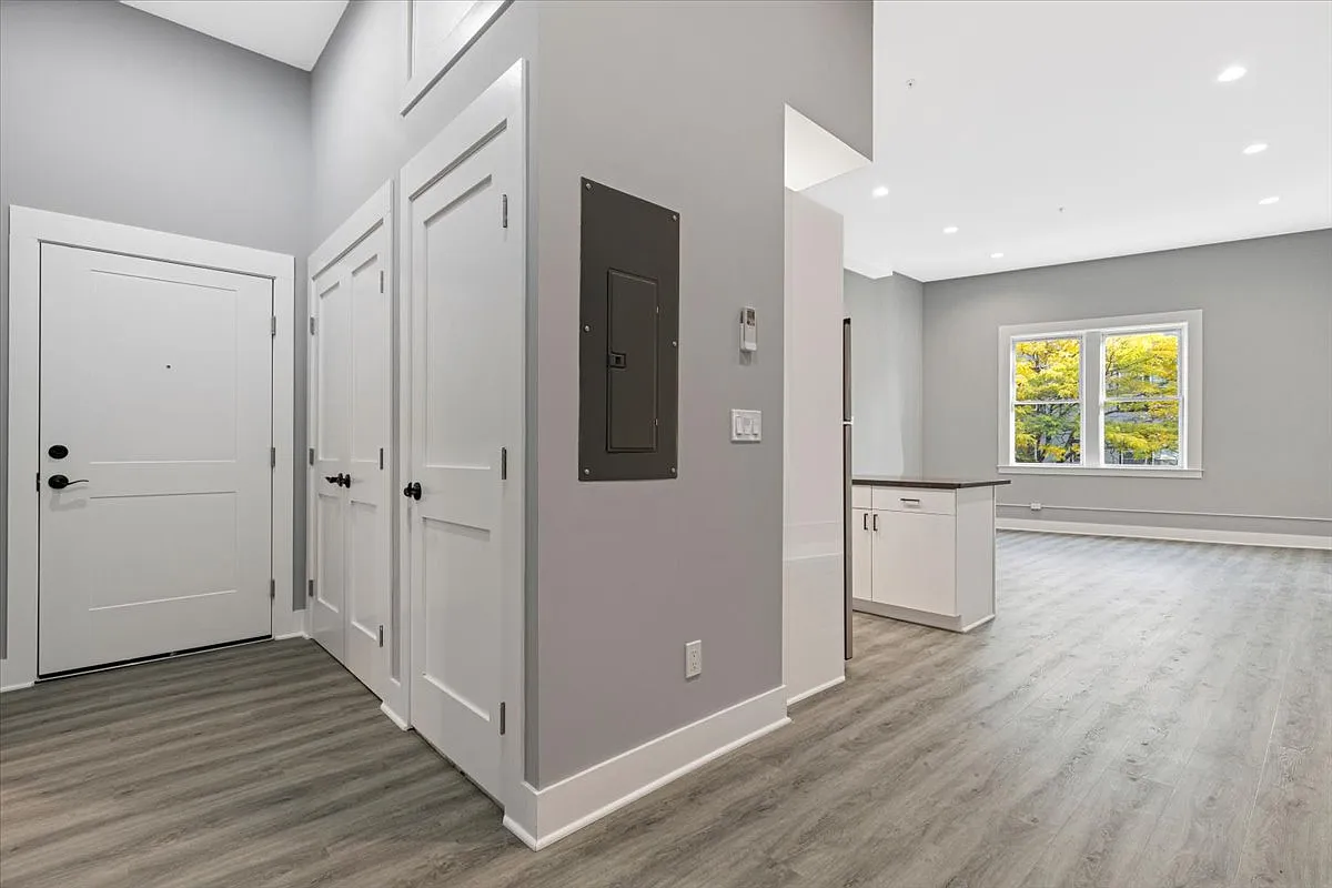 1 bed, 465 sqft, $2,975 — Photo 3
