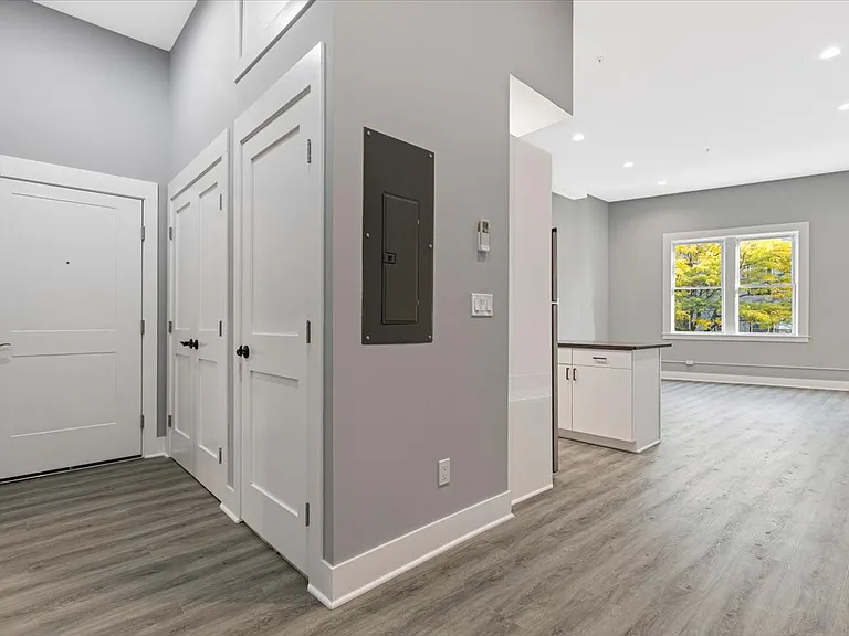 47 Beekman Ave #32 — Photo 3