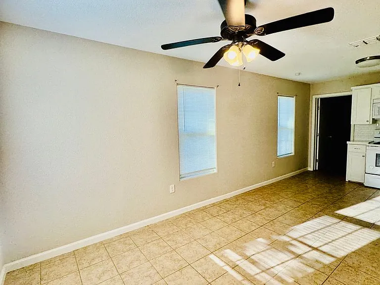 5417 Nelson Ln — Photo 2