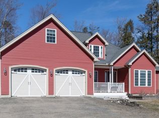 25 1/2 Hyde Hill Rd, Williamsburg, MA 01096