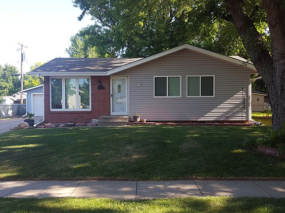 3rd image of 1440 Benton St