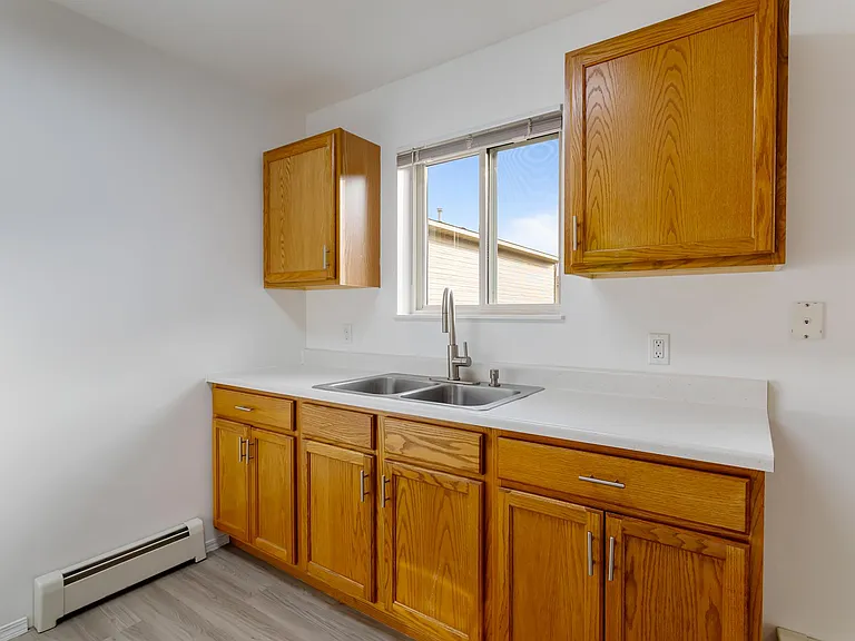North Russell Apts-1650 N Russell — Photo 32