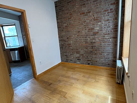 5th image of 110 Madison St APT 20