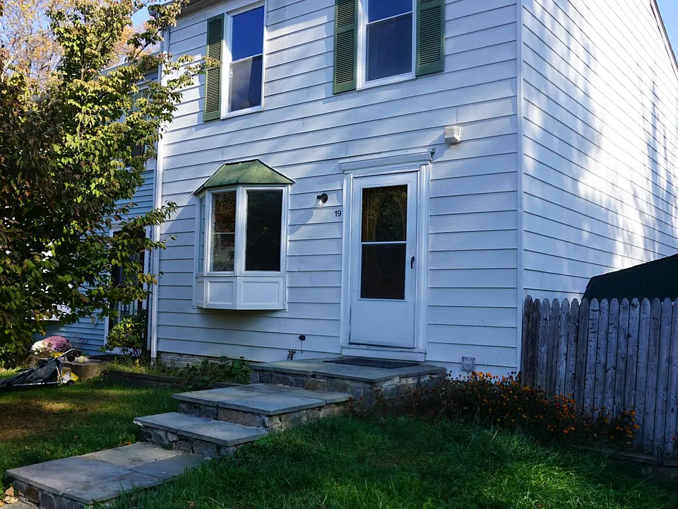 19 Shady Spring Pl