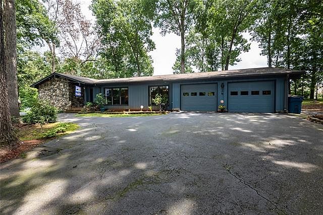 1st image of 1196 Beechwood Dr