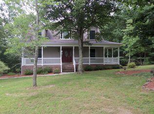 302 Hickory Point Dr, Bluefield, WV 24701
