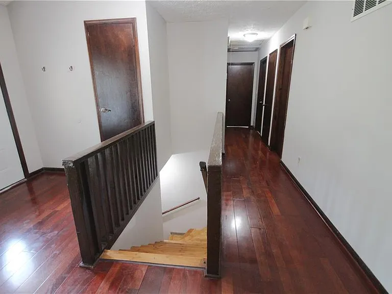 3310 Chastain Xing — Photo 28