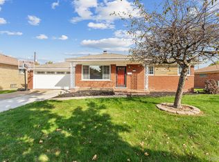 20313 Yale St, Saint Clair Shores, MI 48081