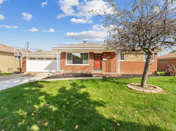 20313 Yale St, Saint Clair Shores, MI 48081