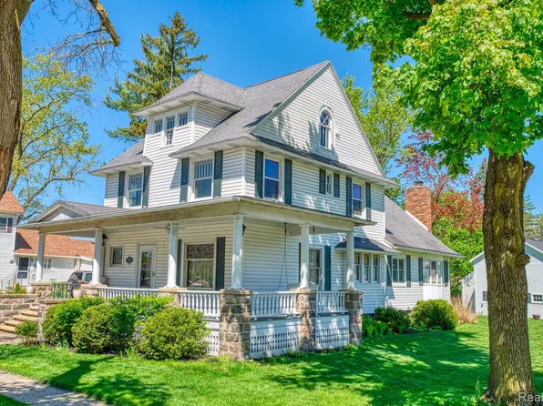 129 E 2nd St, Perry, MI 48872