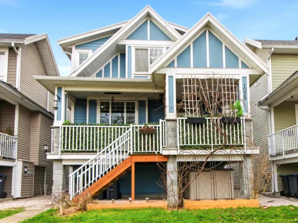 1029 Salter St, New Westminster, BC V3M 0H5