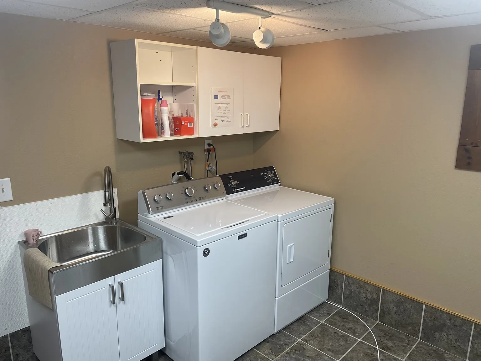2 bed, 950 sqft, $1,250 — Photo 2