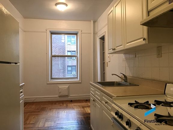 3rd image of 3900 Greystone Ave #12B