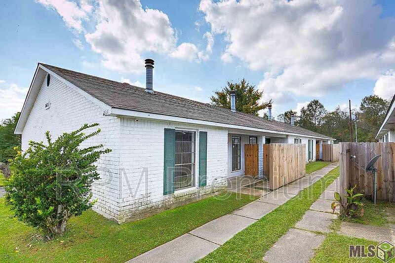 1st image of 2631 Manchester Dr #3