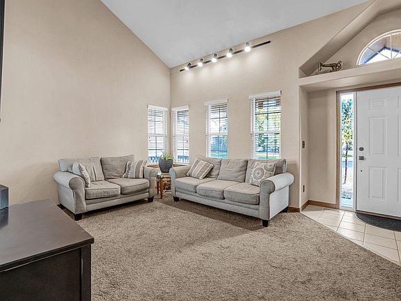 5th image of 11489 Daisy Ct