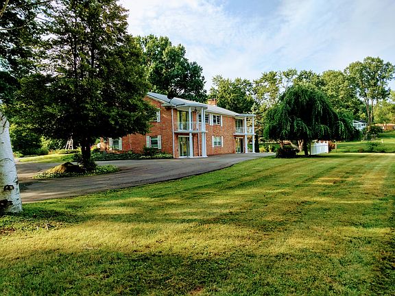 Romeo & Juliet Balconies