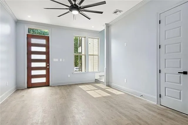 4 bed, 2.5 bath, 1600 sqft, $2,400 — Photo 4